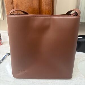 BEIS ESSENTIALS TOTE.  MAPLE